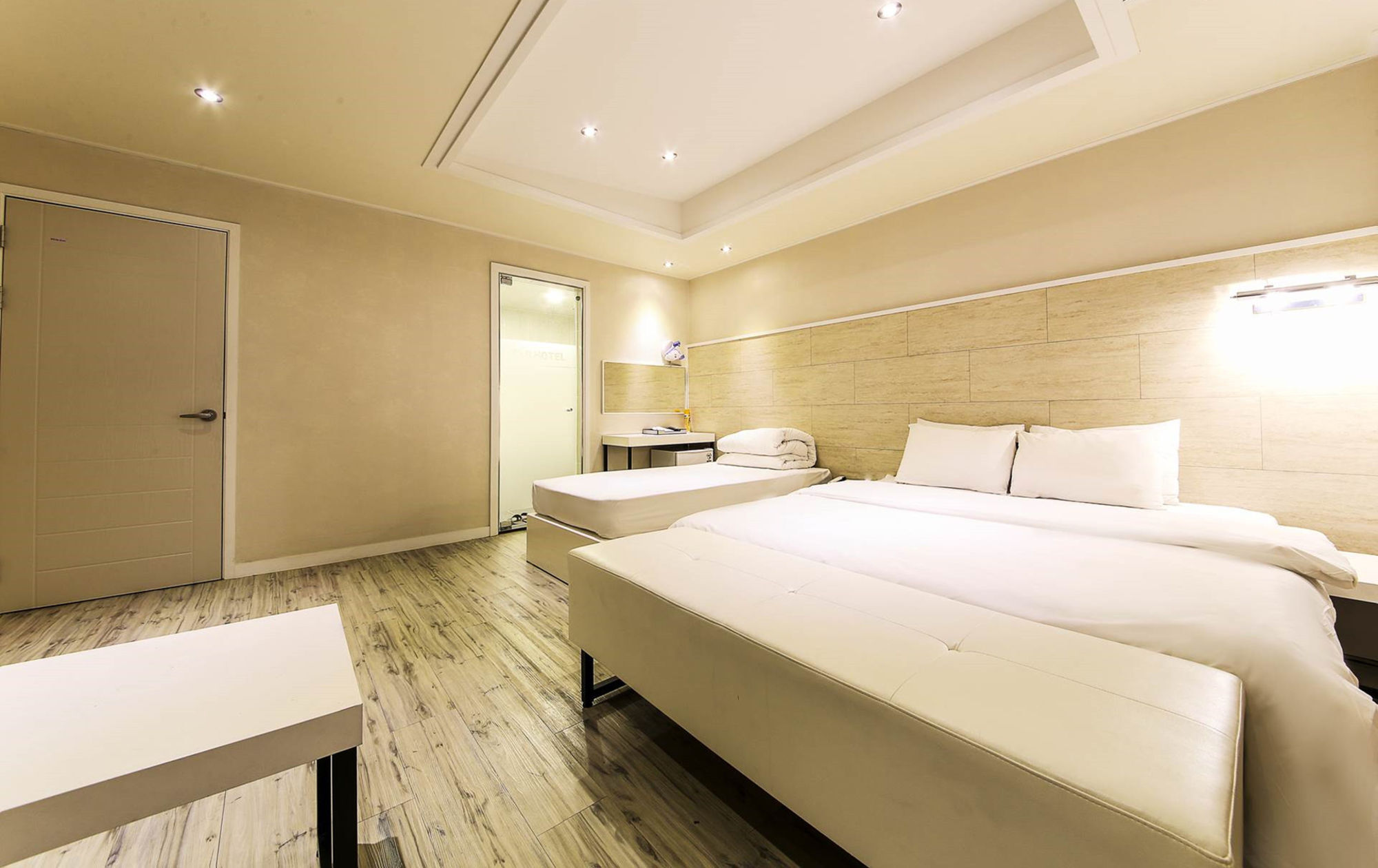 C&B Hotel Ansan Exterior foto